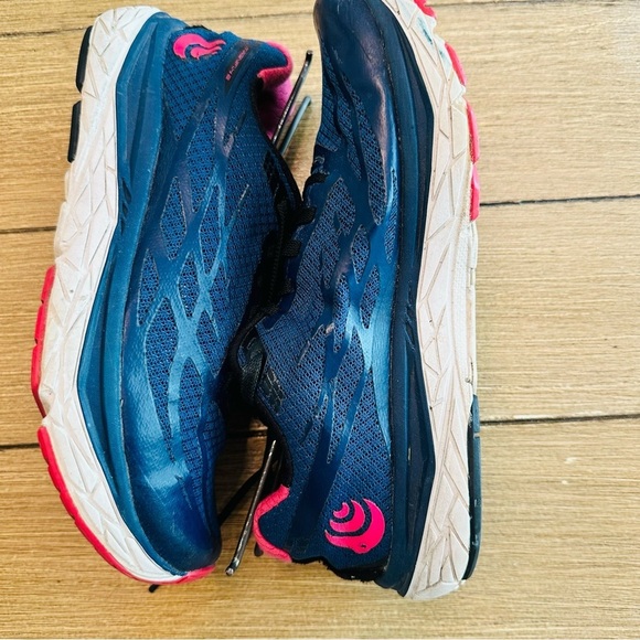 WOMEN'S TOPO ATHLETIC W-MAGNIFLY 2 NAVY/PINK - Picture 8 of 10